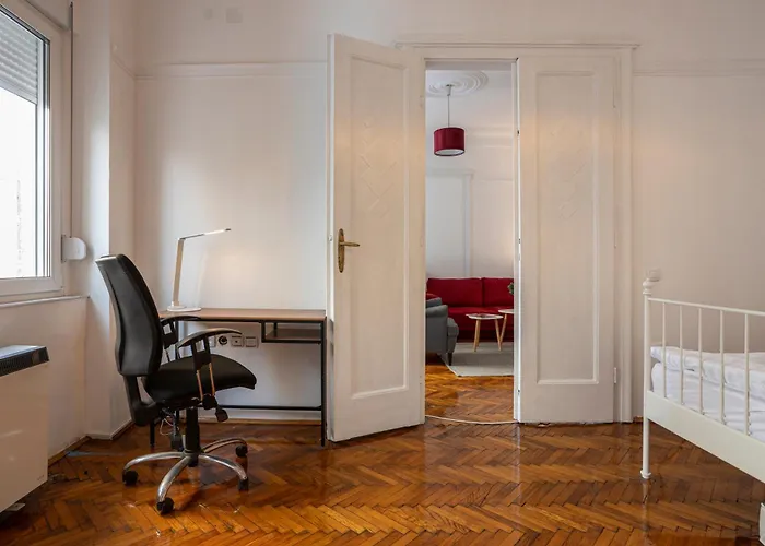 Apartament Elegant, Chique & Spacious Boho Loft