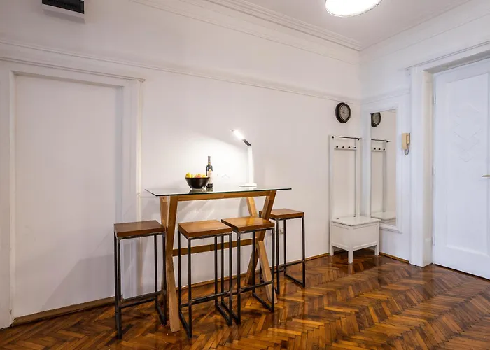 Elegant, Chique & Spacious Boho Loft