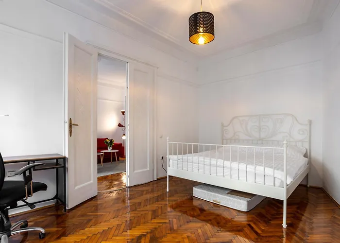 Elegant, Chique & Spacious Boho Loft