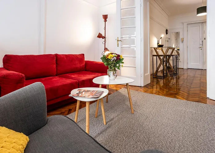 Elegant, Chique & Spacious Boho Loft * ベオグラード